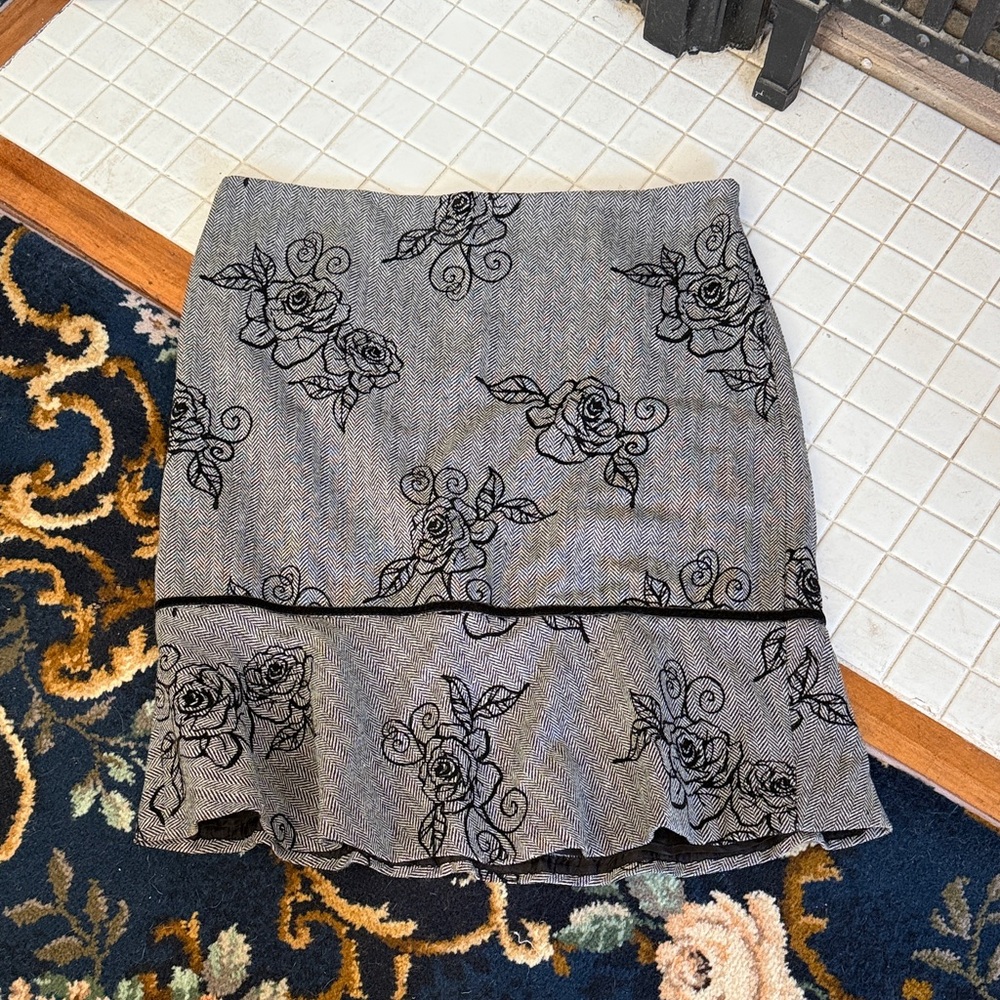 White House Black Market Gray /black Rose Tweed Skirt- worn a few times.